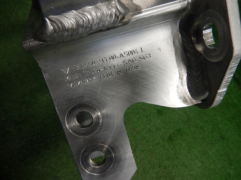 фото №5, Распорка кронштейн cayman 718 982 98158015100