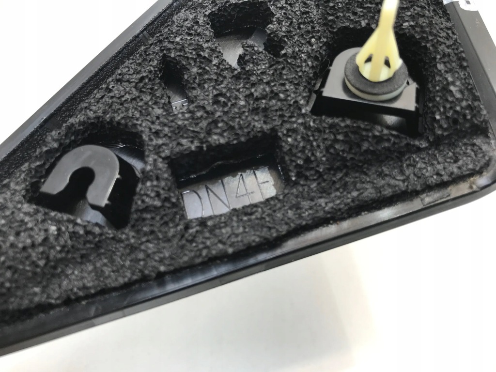 фото №2, Mazda mx-30 2022 заглушка молдинг дверь правый перед