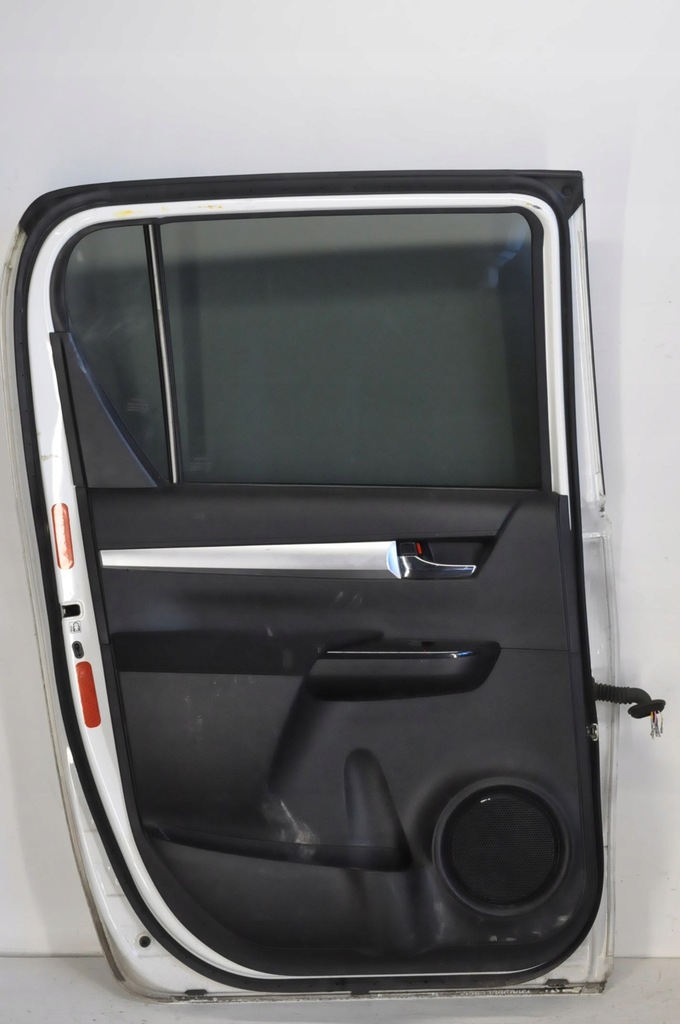 фото №8, Toyota hilux viii дверь левый задняя задние