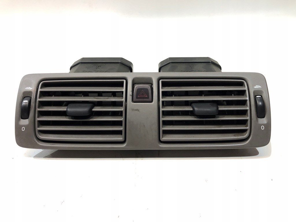 фото №1, Volvo v50 решётка обдув середина кнопка аварийный