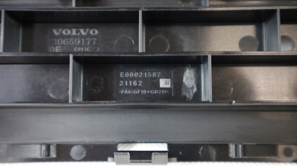 фото №6, Volvo v40 ii 2.0d коробка запобіжників 30659177