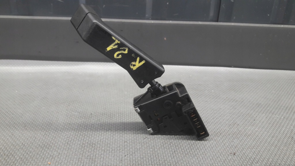 фото №3, Переключатель дворник renault r21