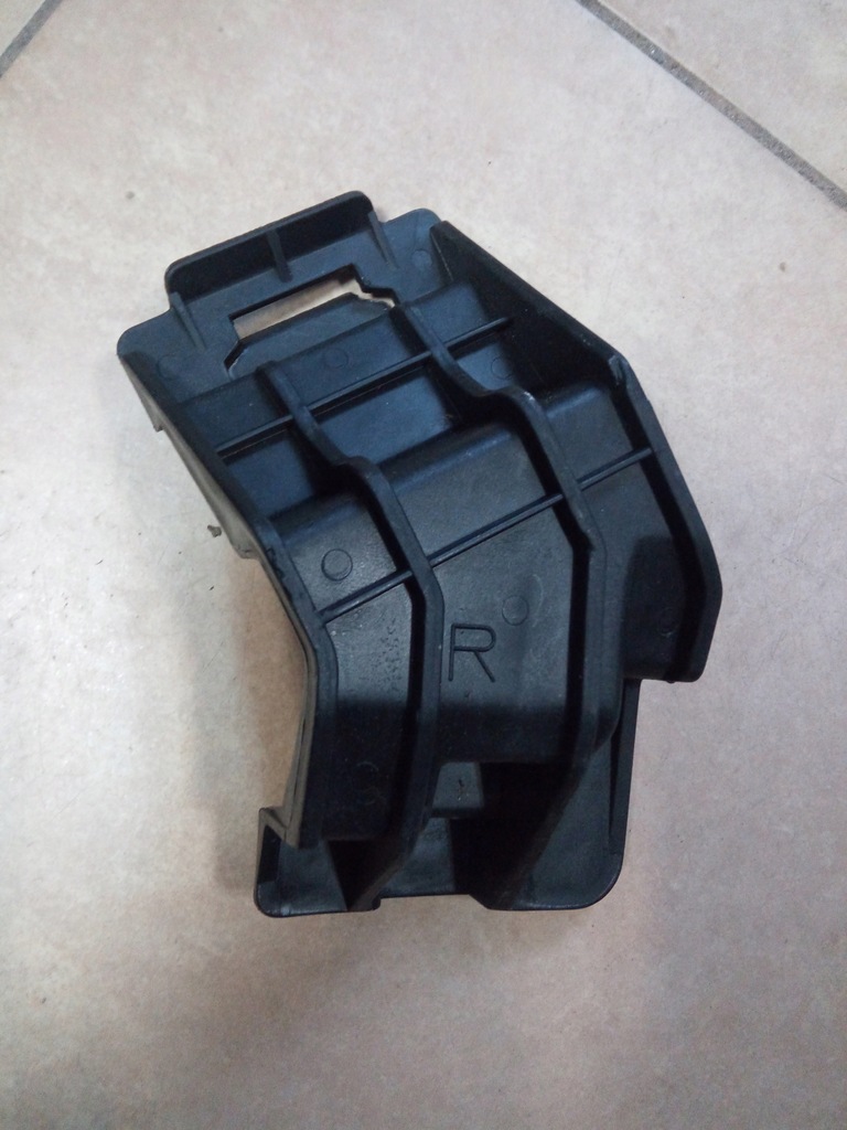 фото №1, Напрямна бампера toyota hilux перед oryg.