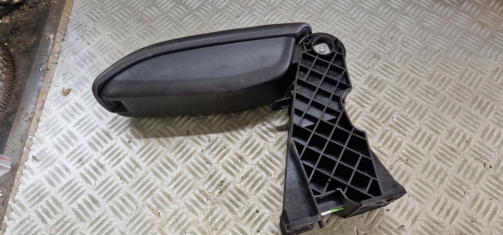 фото №5, Подлокотник перед citroen ds3