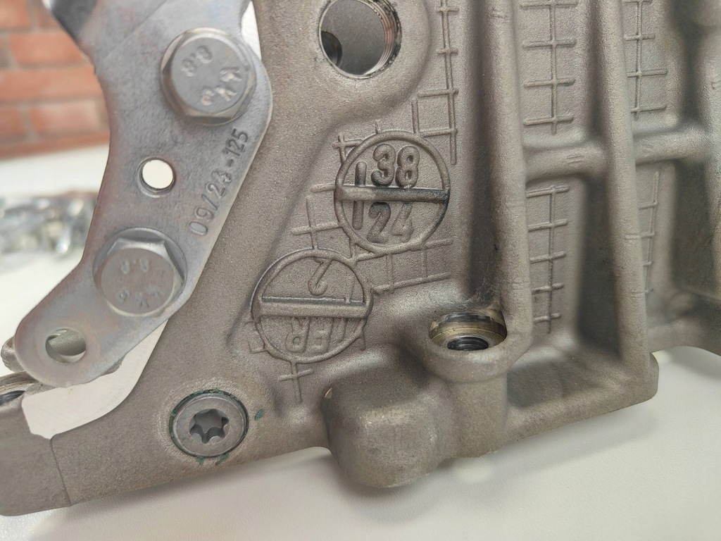 фото №13, Bmw g60 g61 x3 g45 520d 520dx 523d b47d20b b47p головка двигуна 1030380