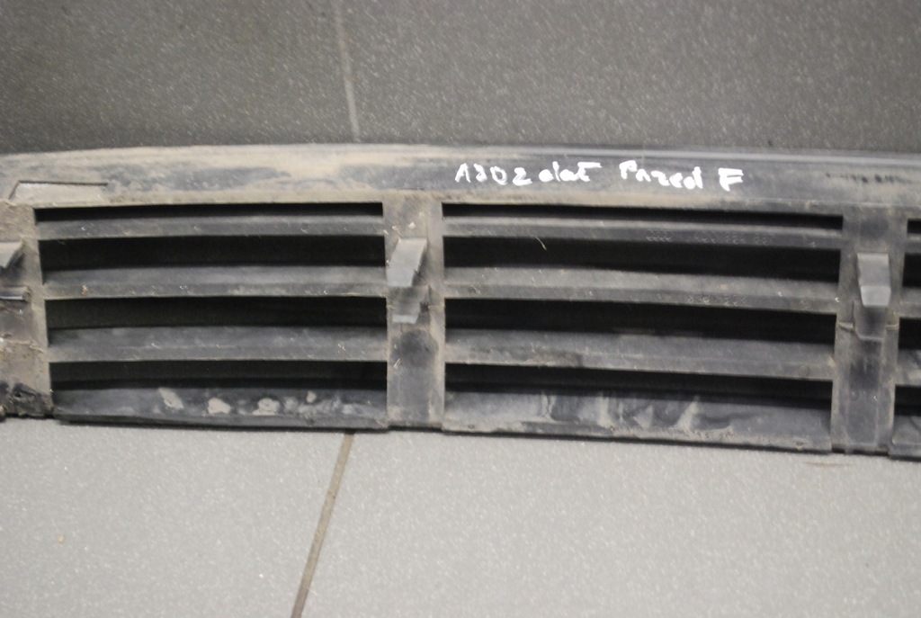 фото №14, Решётка бампера средняя audi a8 d2 4d0854687