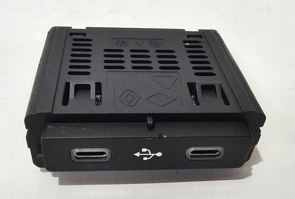 фото №1, Nowe org разъём port зарядки usb c перед renault austral megane v e-tech