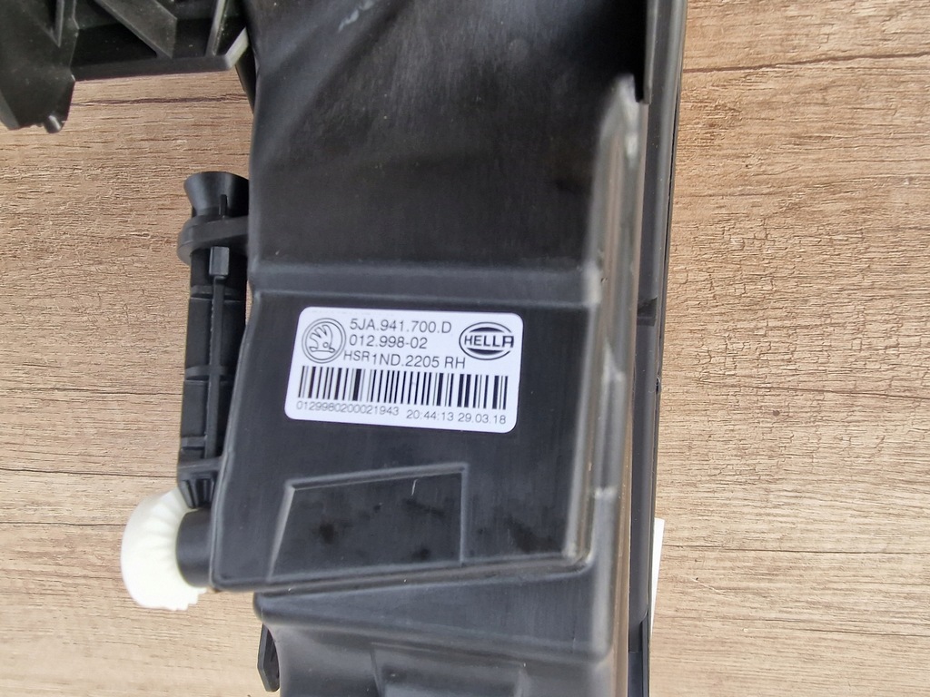 фото №3, Skoda rapid lift 5ja правий протитуманна фара протитуманний