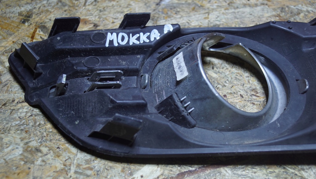 фото №9, Решітка протитуманної фари бампера права opel mokka a 95470235