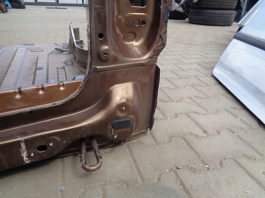 фото №6, Dacia duster i pas задний поддон