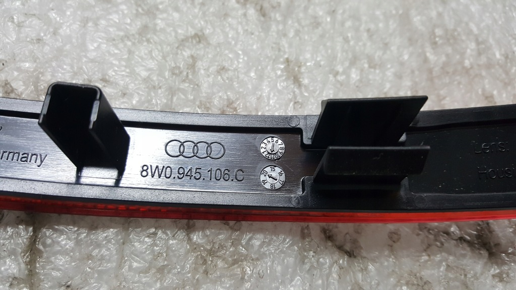 фото №9, Отражатель бампера pr+le задняя audi a4 8w0945105c/106c