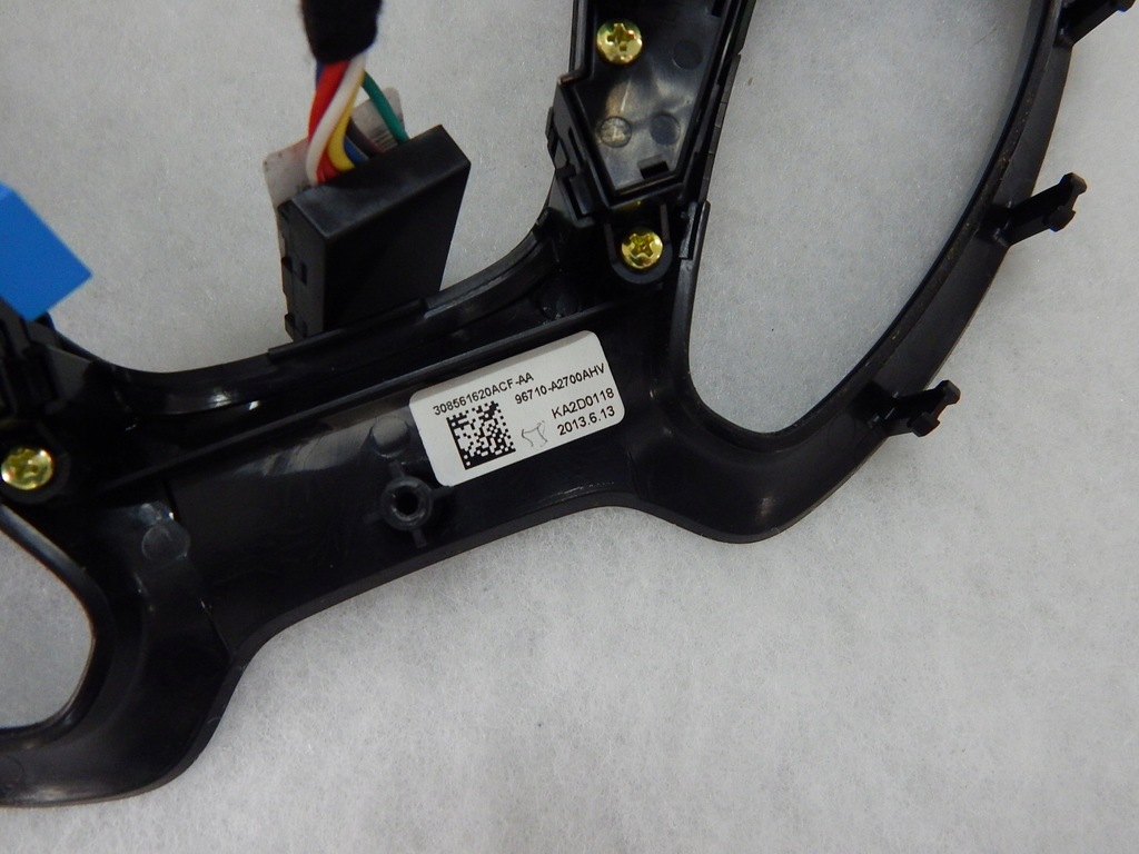 фото №10, Kia ceed ii gt - круїз-контроль кнопки електропроводка керма підігріву