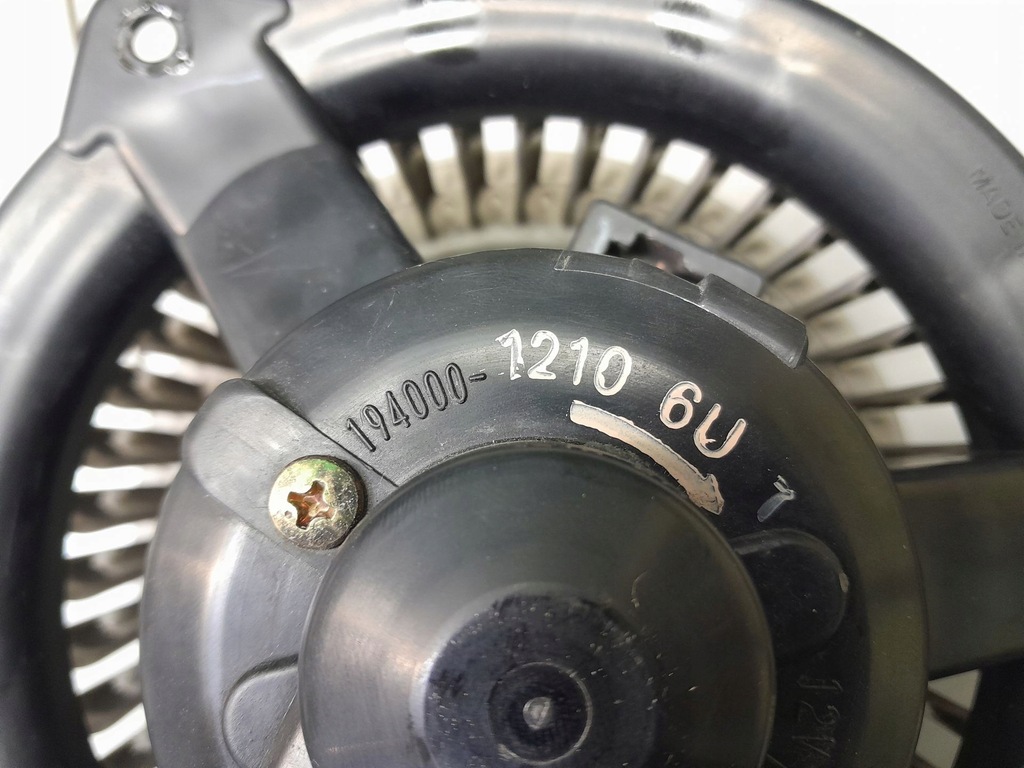 фото №6, Вентилятор воздуходувка toyota yaris i 1.0 194000-1210