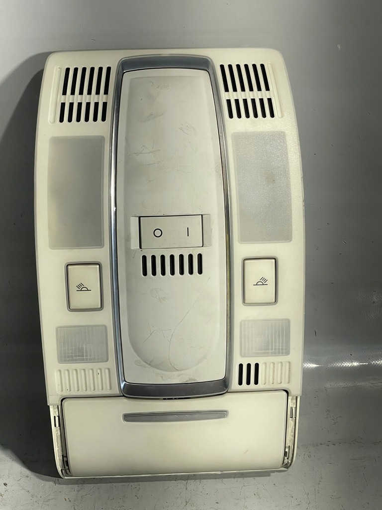 фото №1, Лампа потолочный люк audi a6 c6 4f0951177