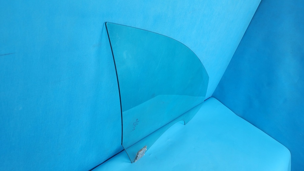 Peugeot 508 2 22r стекло боковое  дверь правый  перед 9816028480 Киев