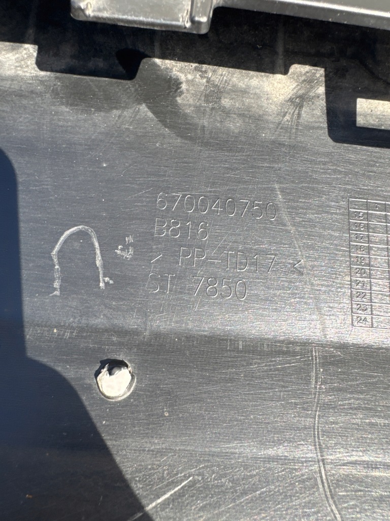 Maserati levante спойлер накладка бампера перед 670040750 Недорого