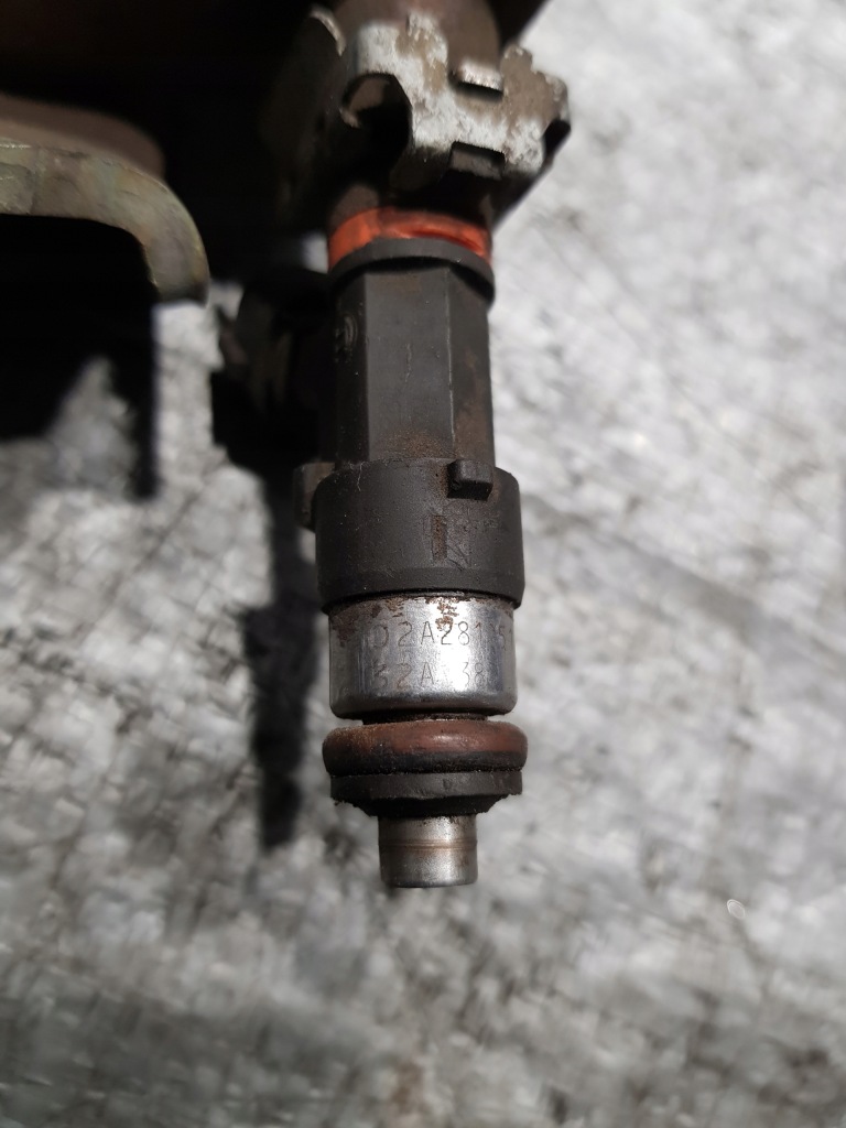 фото №9, Nissan micra k12 1.2 молдинг впрыскная форсунки 0280158013