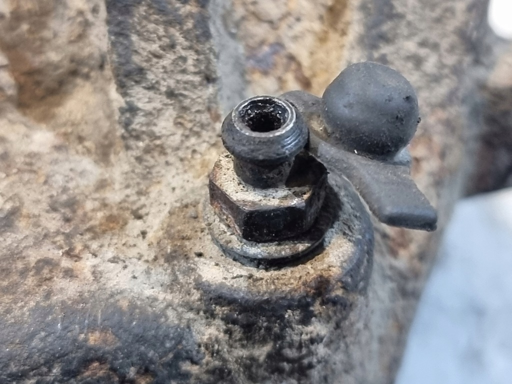 фото №7, Суппорт тормозной левый перед hyundai sonata v 2.0 crdi 103kw