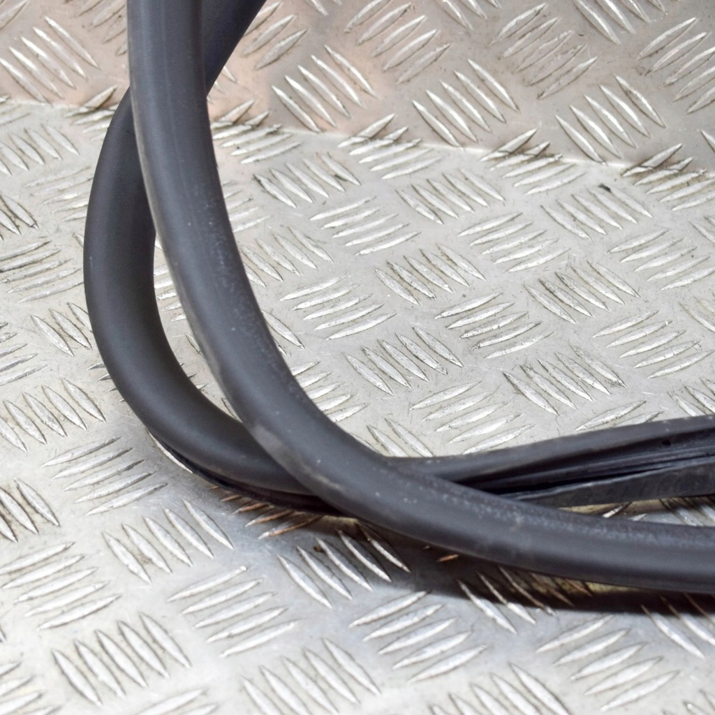 фото №6, Audi a8 s8 d3 4e 2003 ліва сторона гумовий прокладка двері задніх