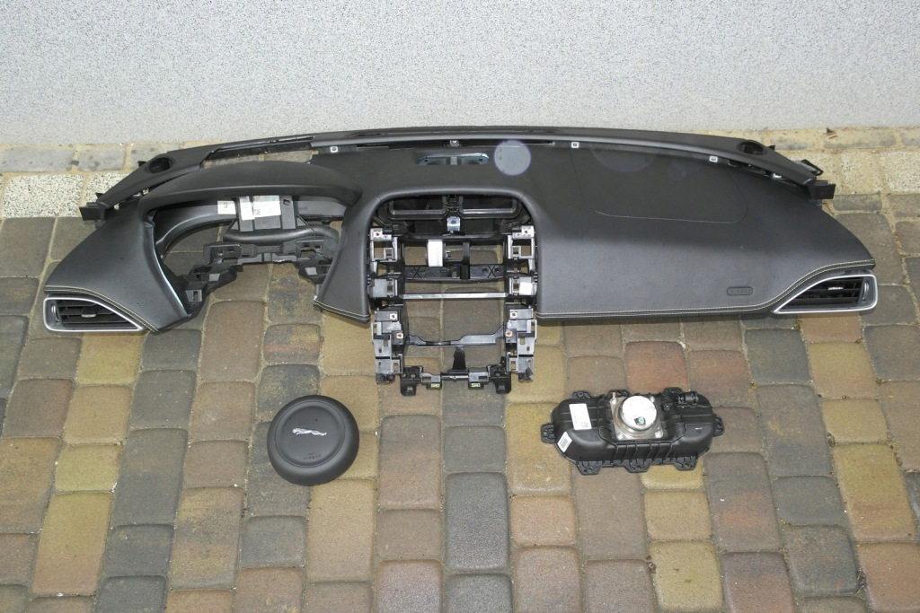 фото №1, Jaguar xe панель приладів pulpit шкіра подушка безпеки панель приладів консоль