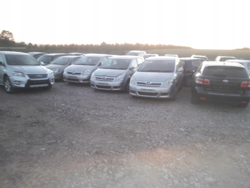 фото №6, Toyota corolla verso ii бардачок підлога багажника