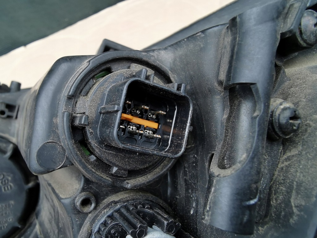 фото №13, Hyundai elantra v 10- лампа права фара правий перед europa