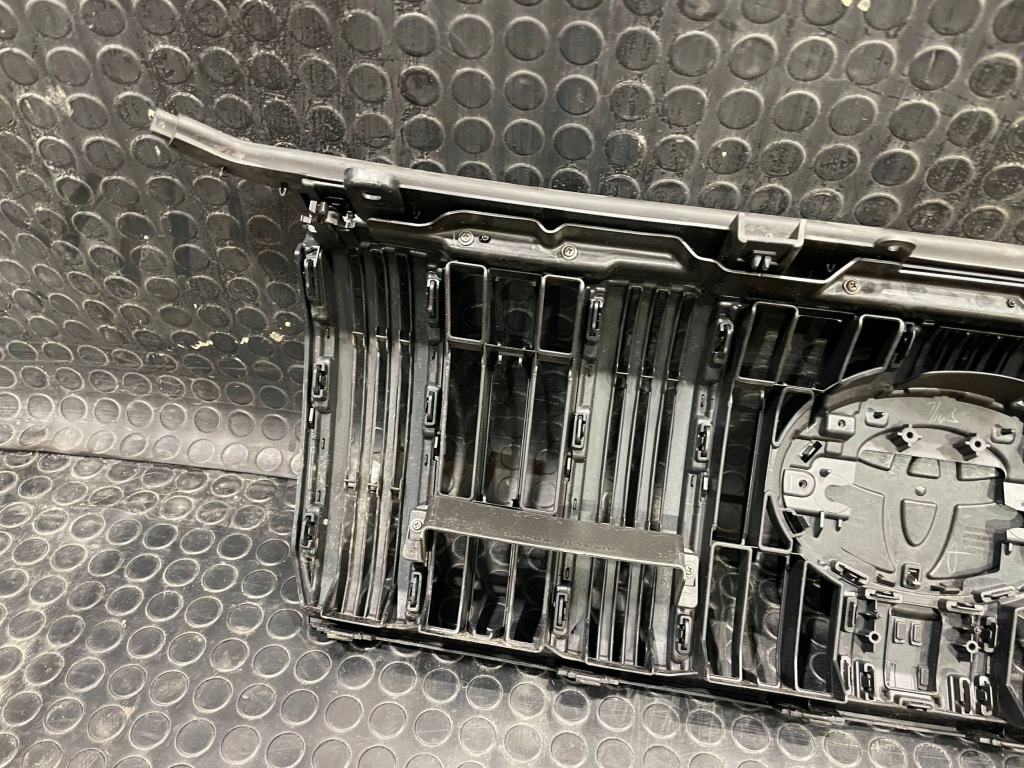 Купити Toyota land cruiser prado iv 4 j150 рестайлінг  17-23 решітка  решітка радіатора бампера перед