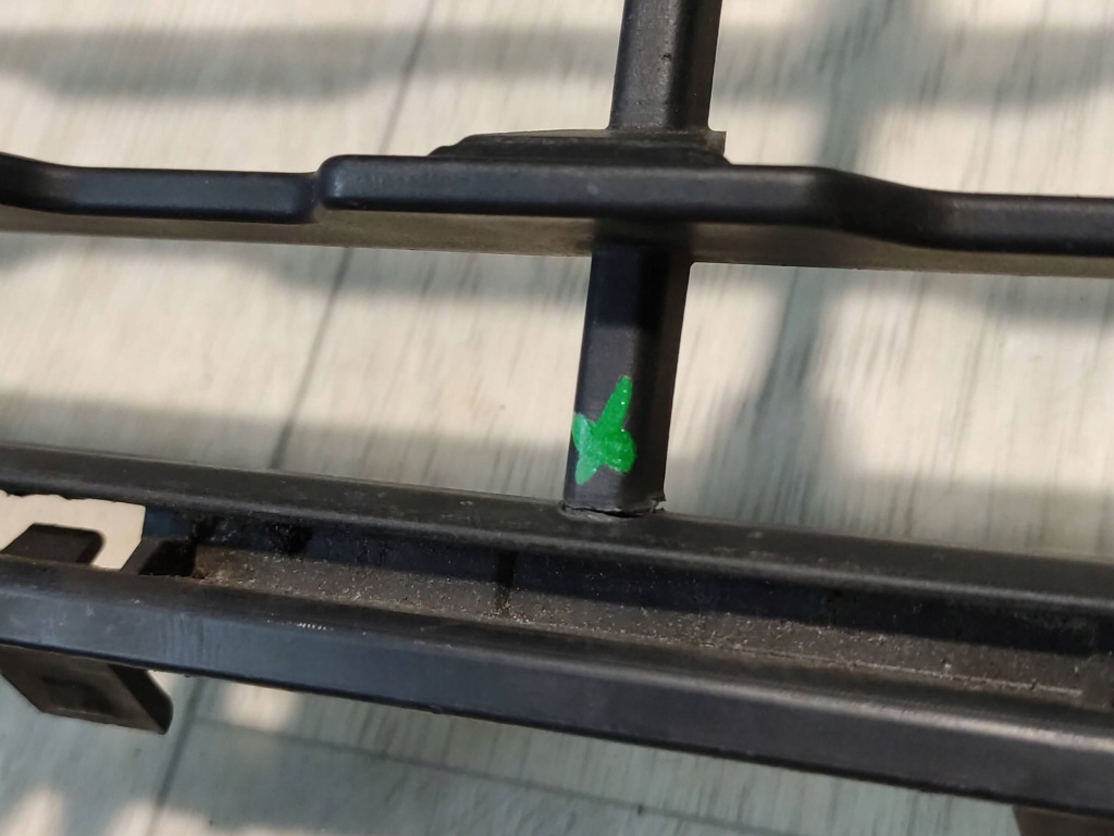 Bmw x1 f48 решётка средняя бампера перед 7354773 Киев