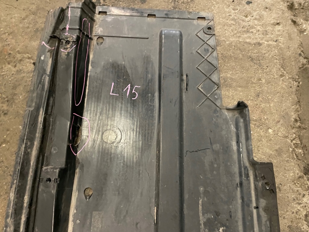 Audi a4 b8 a5 захист плита підлога підвіска ліва Недорого