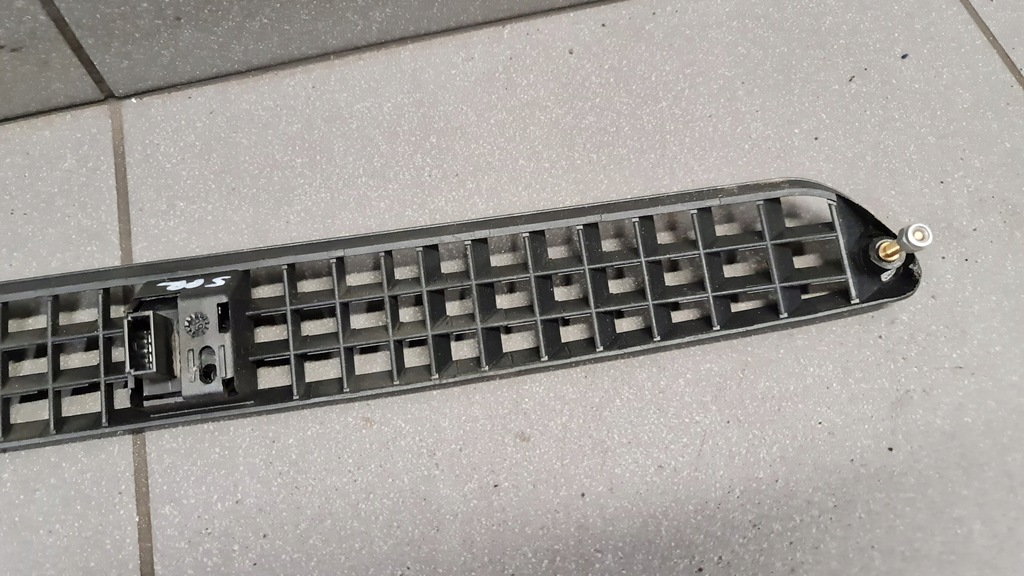 фото №8, Решётка обдув стекло audi a8 d2 4d0819681c