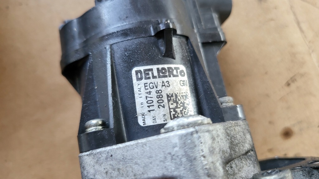 Astra j 2.0cdti клапан egr комплект 55566052 Оригинал