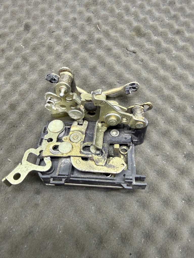 Купить 46731405 замок дверь правый  перед fiat barchetta