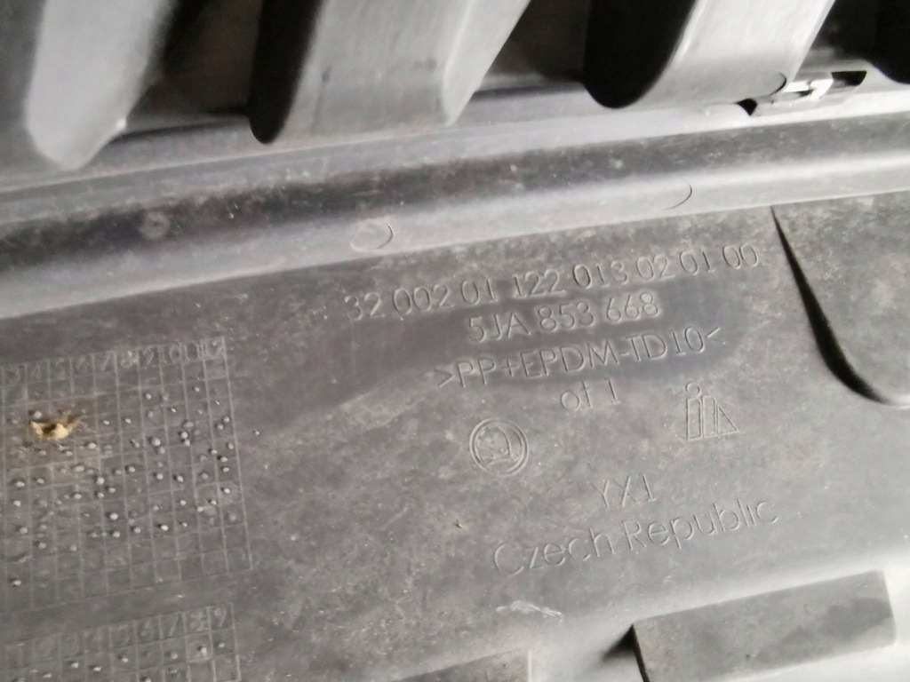 фото №5, Решітка радіатора решітка радіатора перед skoda rapid spaceback 5ja853668