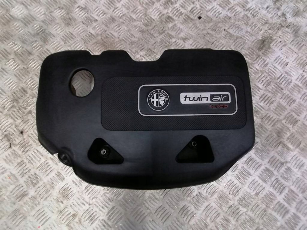 фото №1, Alfa romeo mito 0.9 turbo кришка верхній двигуна