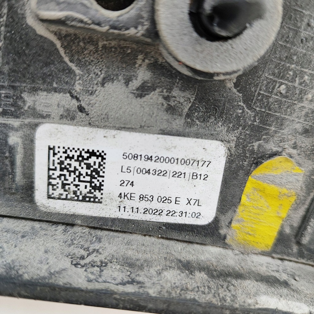 фото №7, Audi e-tron 2023 левая сторона молдинг крыла заднего