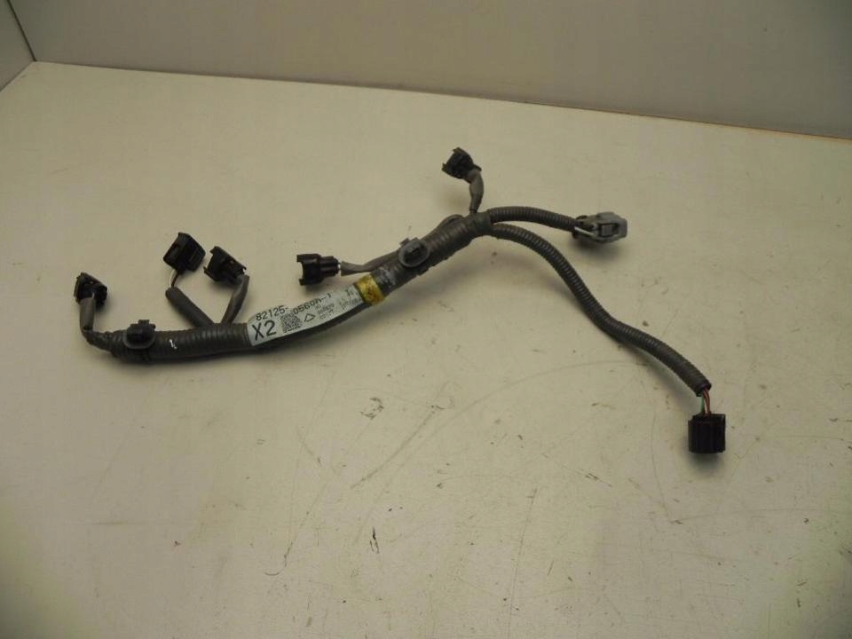 Купити Кабелі двигунні lexus is iii 2014 8212530560a1