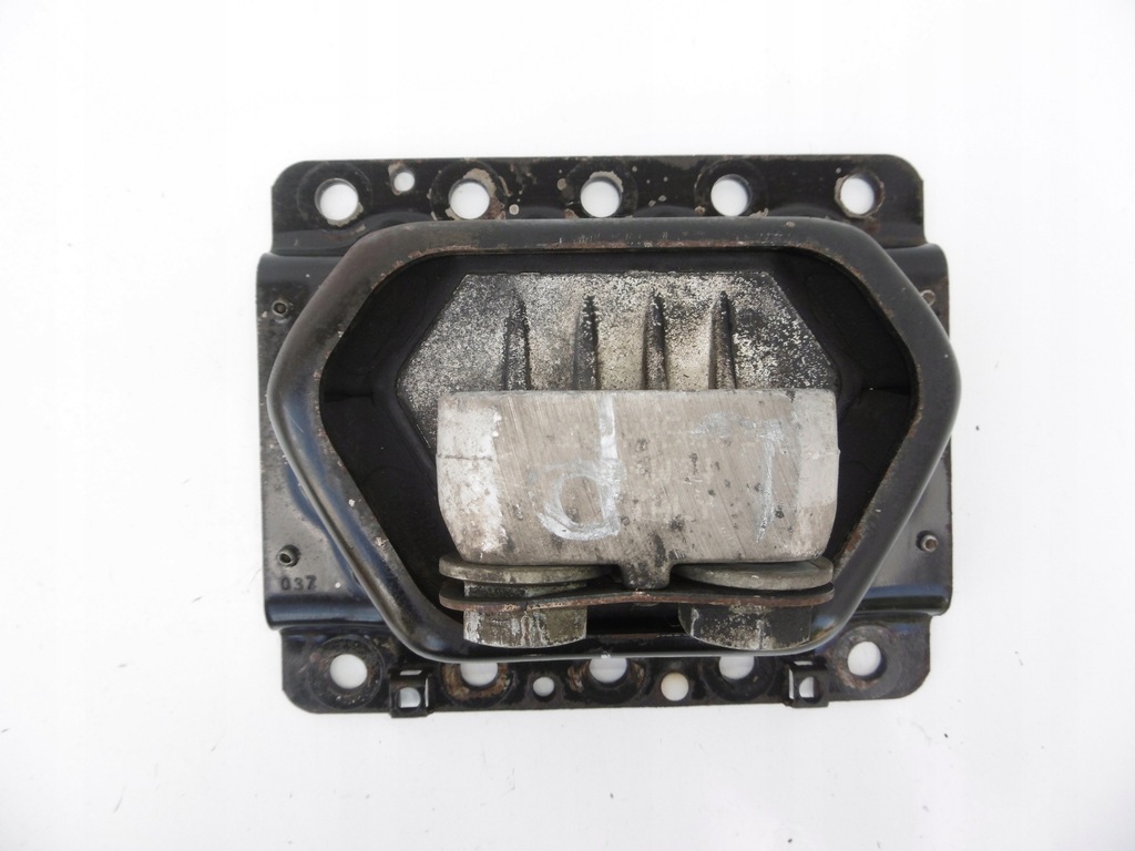 фото №4, Подушка кронштейн двигателя renault magnum premium dxi