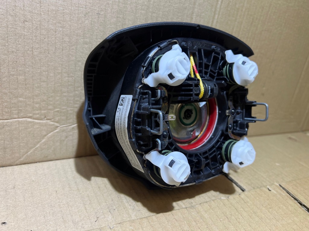 Купити Audi a4 b8 рестайлінг  подушка повітряна подушка безпеки водія 4 спицевий 8k0880201ac