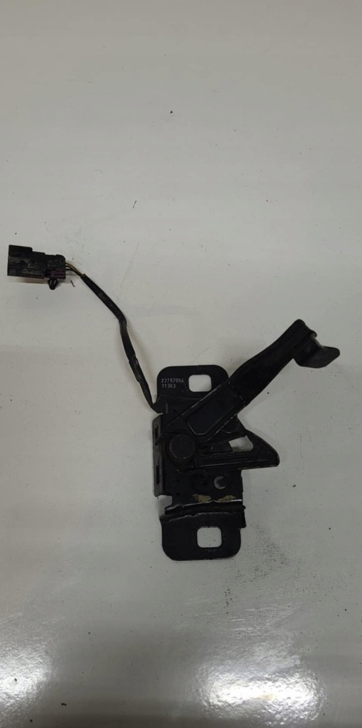 фото №1, Зачіп кронштейн ручка багажника opel ampera / volt 22787054