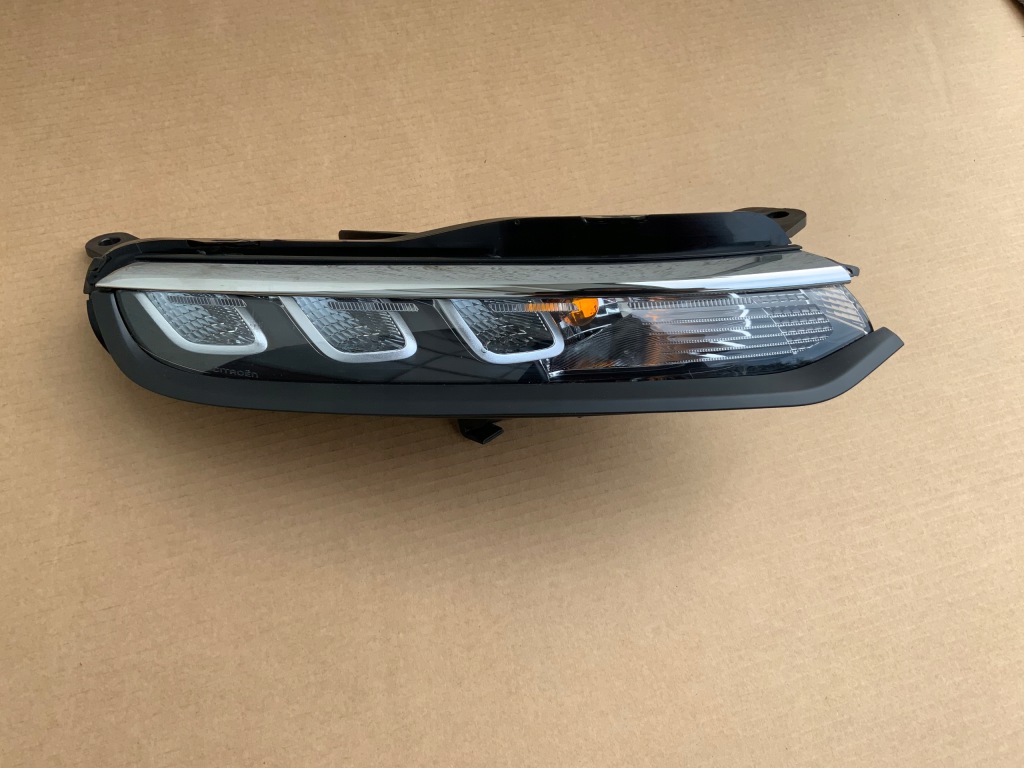 фото №1, C3 iii lift лампа рух dziennej led права ідеальний стан