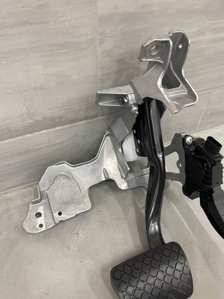 фото №4, Каркас педаль гальма газу a5 8w 2.0 tfsi оригінал