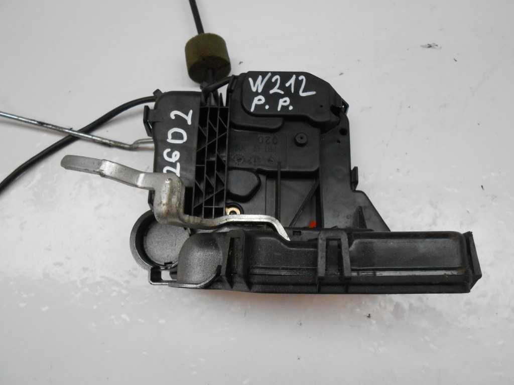 Mercedes-benz w212 замок дверь передние правое 004138112634 в Украине