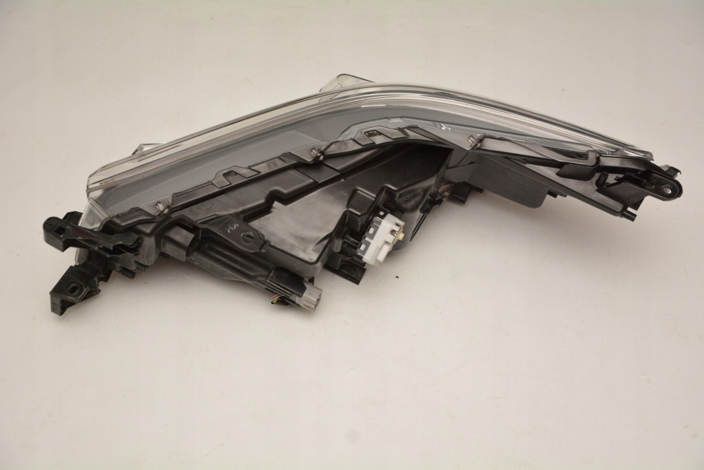 Фара правый  led toyota hillux viii рестайлинг Недорого