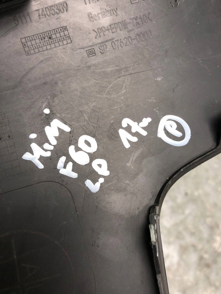 Накладка-спойлер молдинг бампера лівий перед mini f60 7405389 Зі Шроту