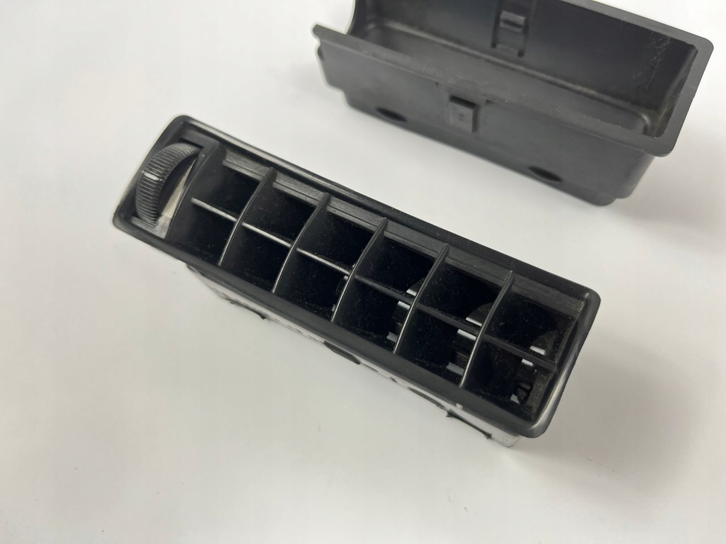 Решётка обдув правая mercedes w126 c126 se sel sec 1268310442 в Украине