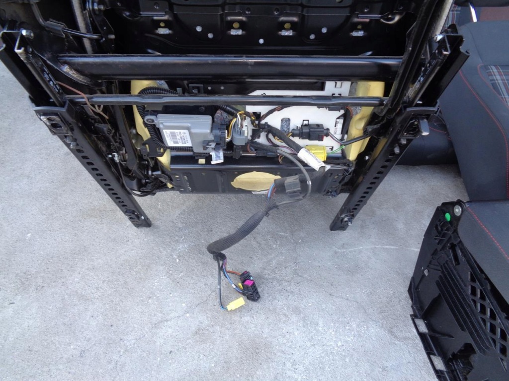 Сидіння заднє сидіння kpl vw golf vi 6 hb 3d 08- gti eu Оригінал