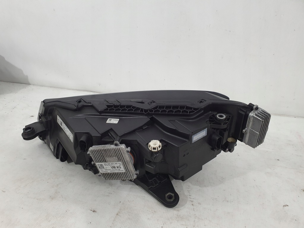 фото №10, Skoda superb 3 iii 19- лампа full led правый перед