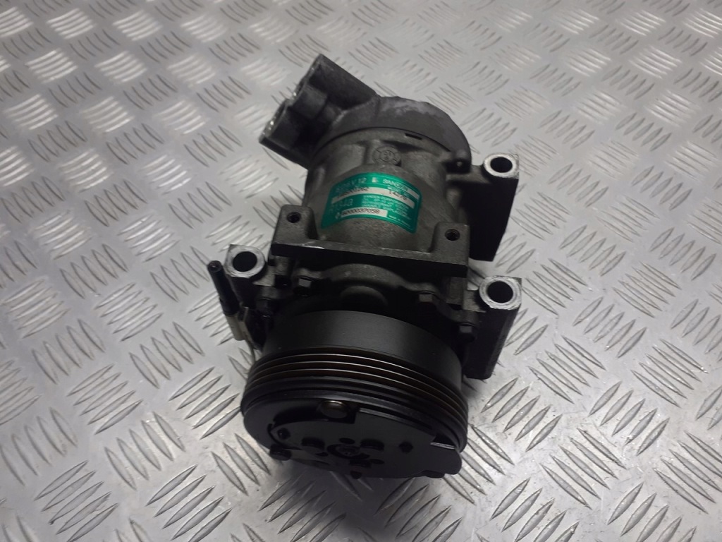 Компрессор кондиционера renault clio ii 1.2 8200037058 Оригинал