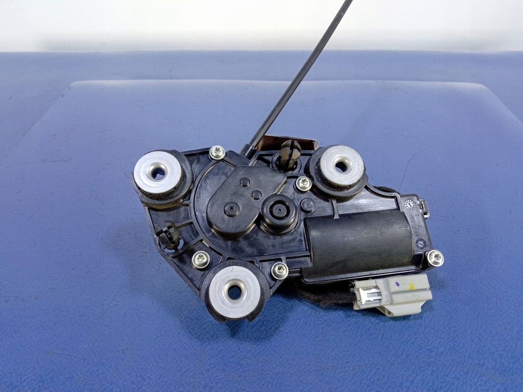 фото №3, Volvo s90 ii доводчик крышки багажника 2 pin