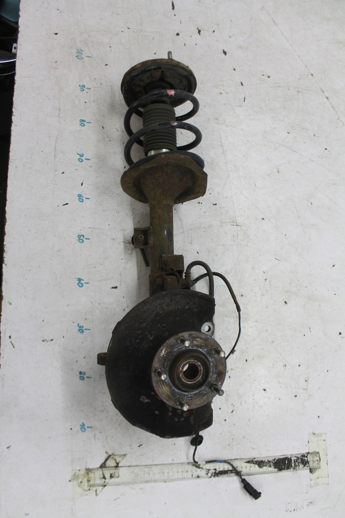 фото №1, Поворотный кулак амортизационная стойка правый mitsubishi asx 1.8 di-d